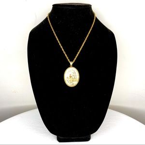 Vintage style necklace